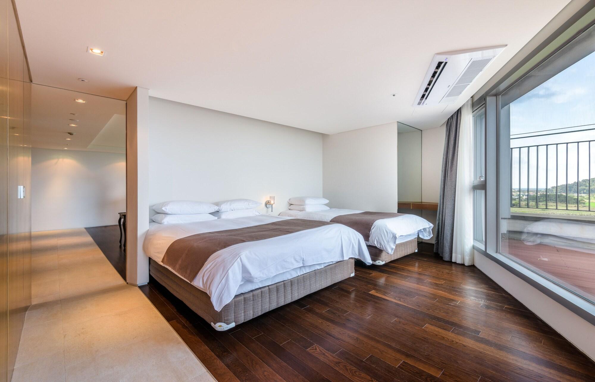 Brown Suites Hotel And Resort Jeju Exterior foto