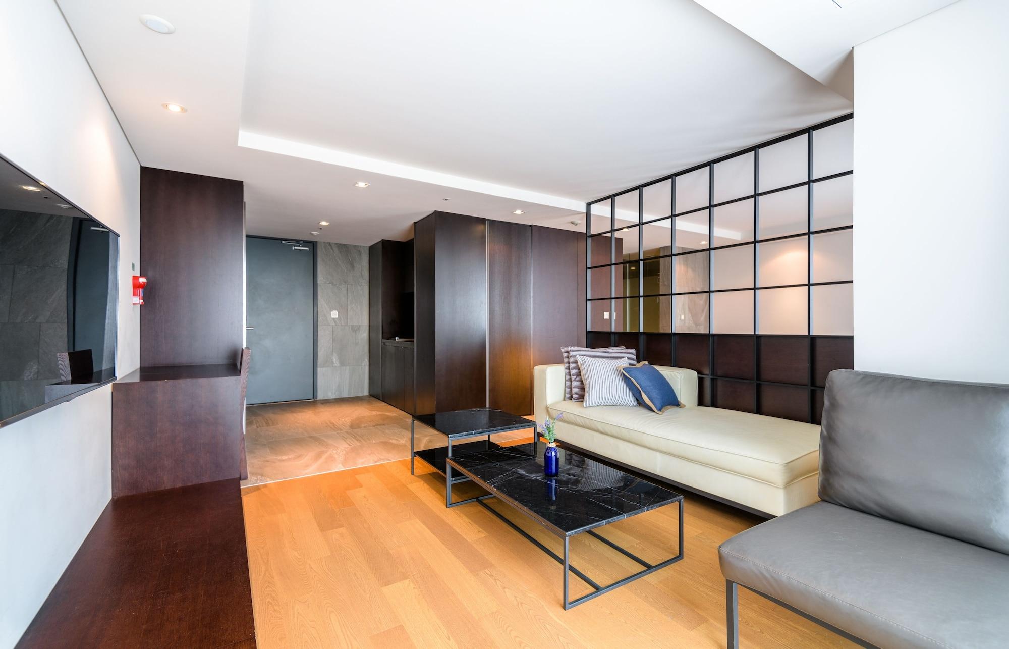 Brown Suites Hotel And Resort Jeju Exterior foto