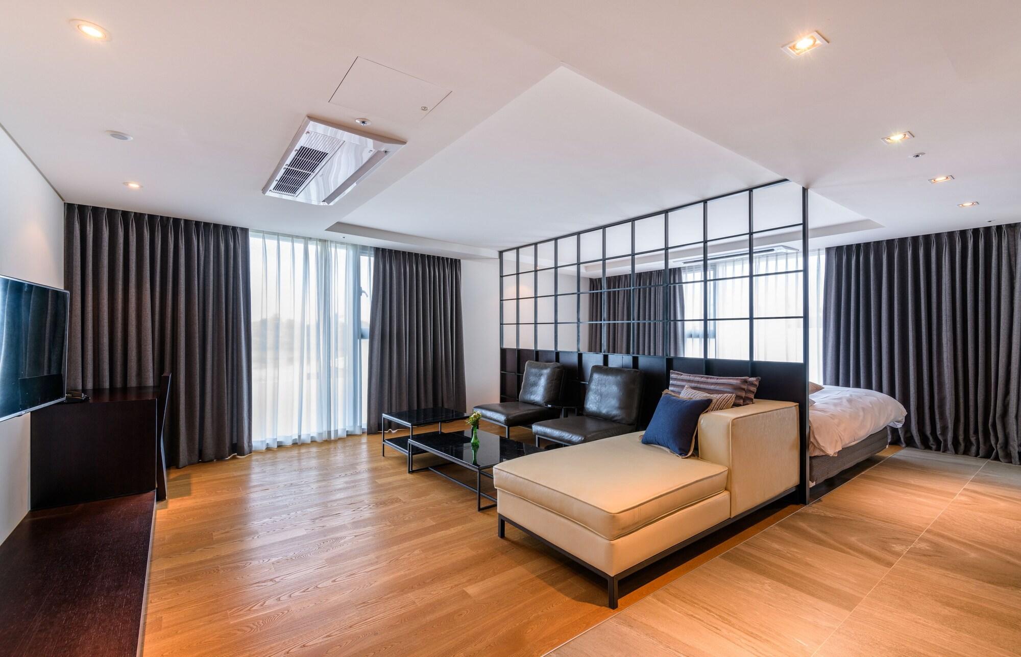 Brown Suites Hotel And Resort Jeju Exterior foto