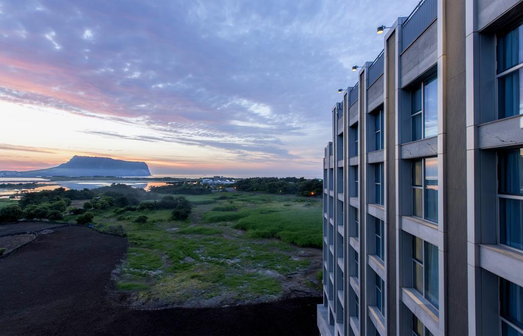 Brown Suites Hotel And Resort Jeju Exterior foto