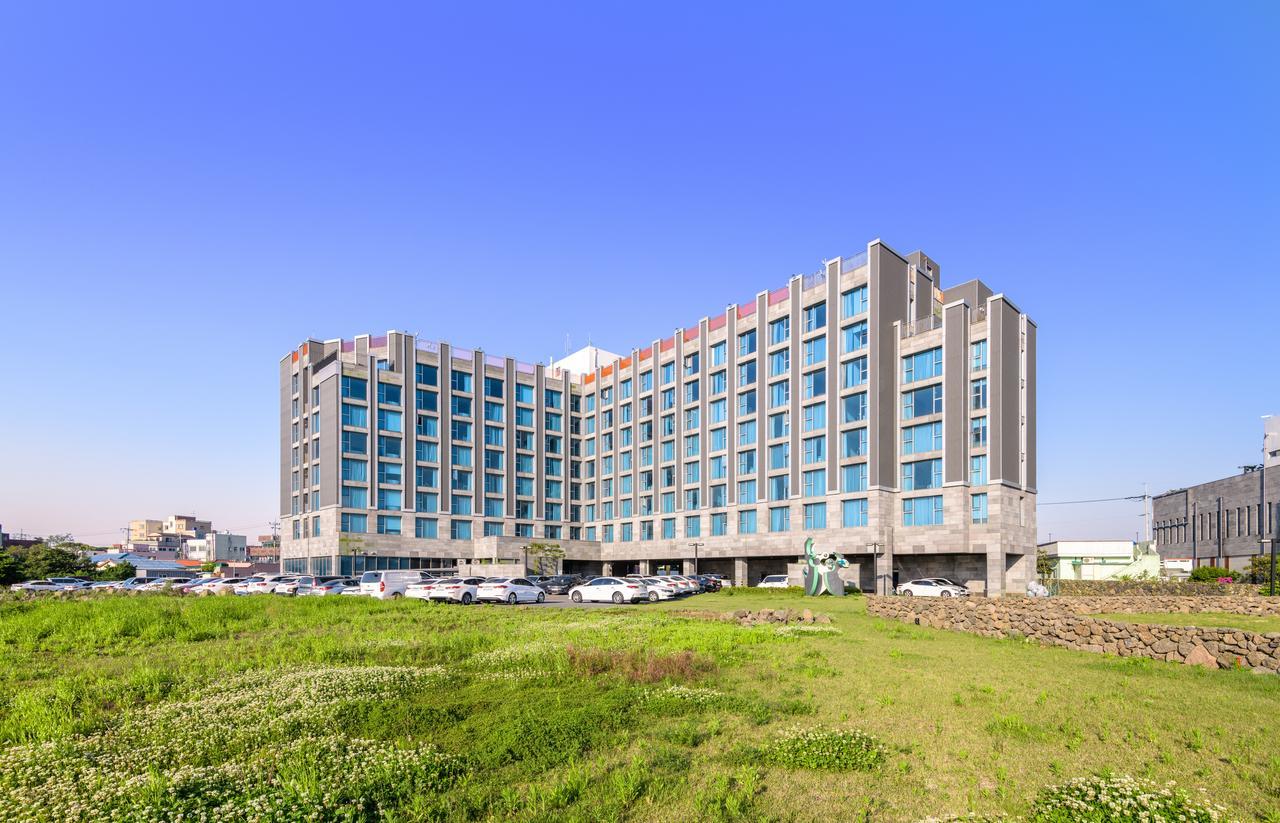 Brown Suites Hotel And Resort Jeju Exterior foto